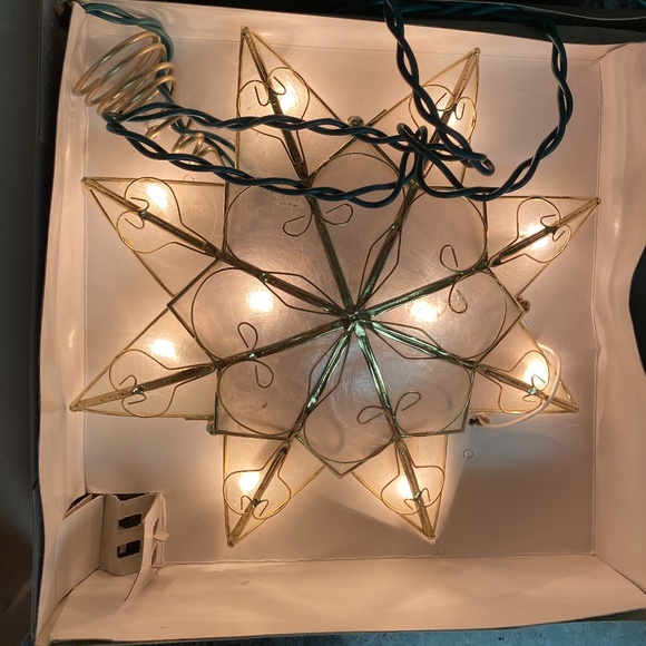 Illuminated Christmas Tree Topper - Picture 3 of 4